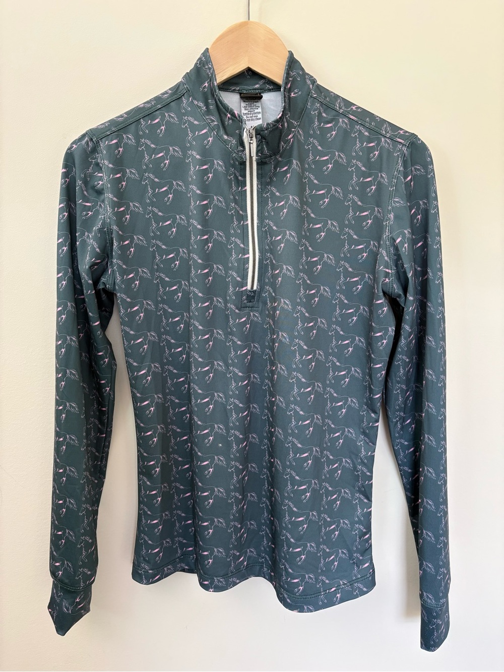 Fits Riding Equestrian Ayra Long Sleeve 1/4 Zip Long Sleeve Size AS Small Horses